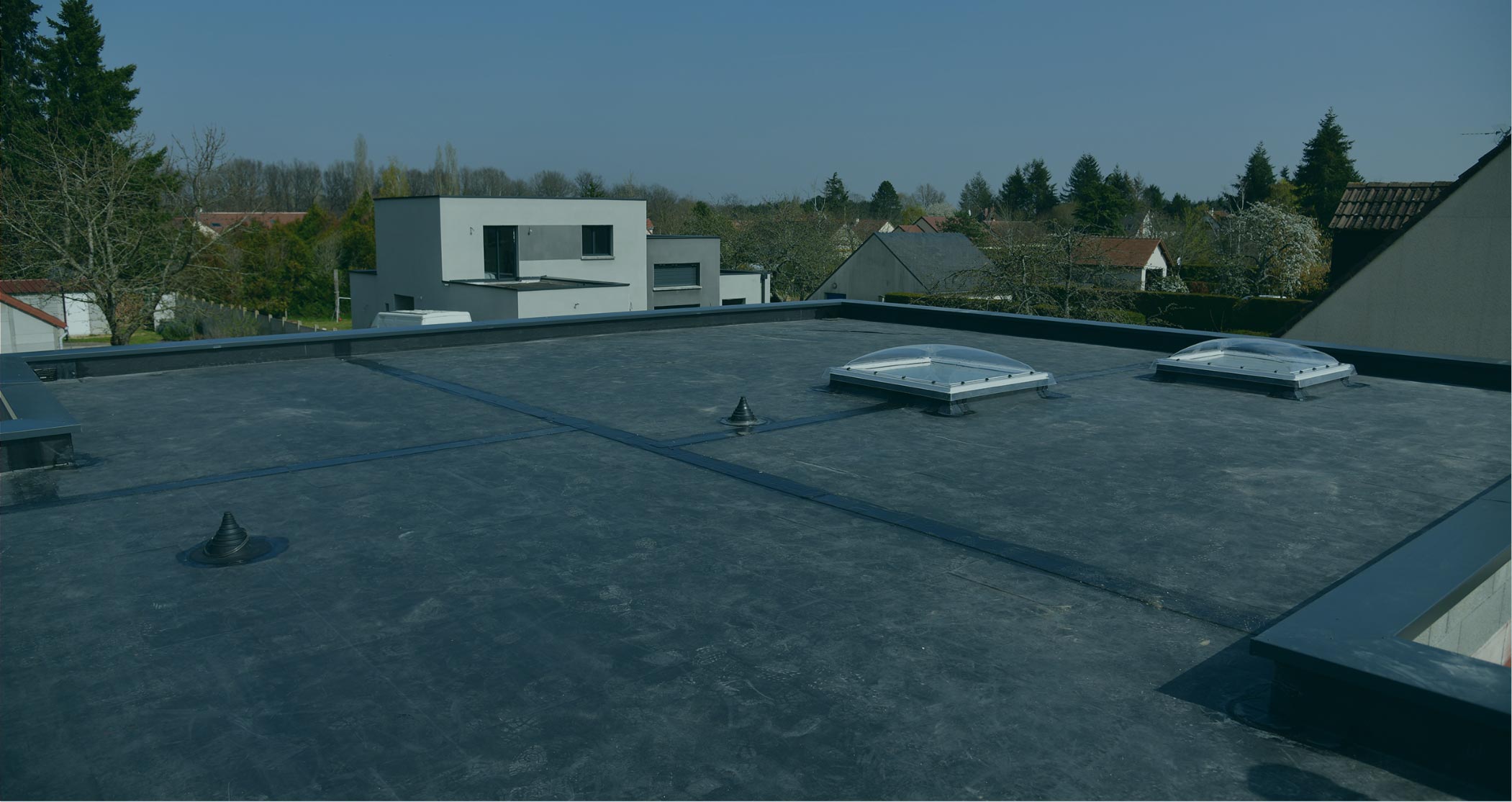 LE SPÉCIALISTE DE VOS TOITURES